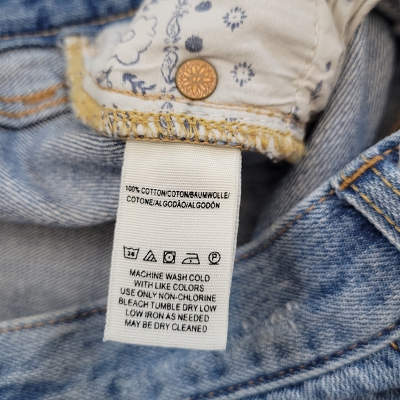 We The Free Button Fly Distressed Boyfriend  Jean - Picture 8 of 11